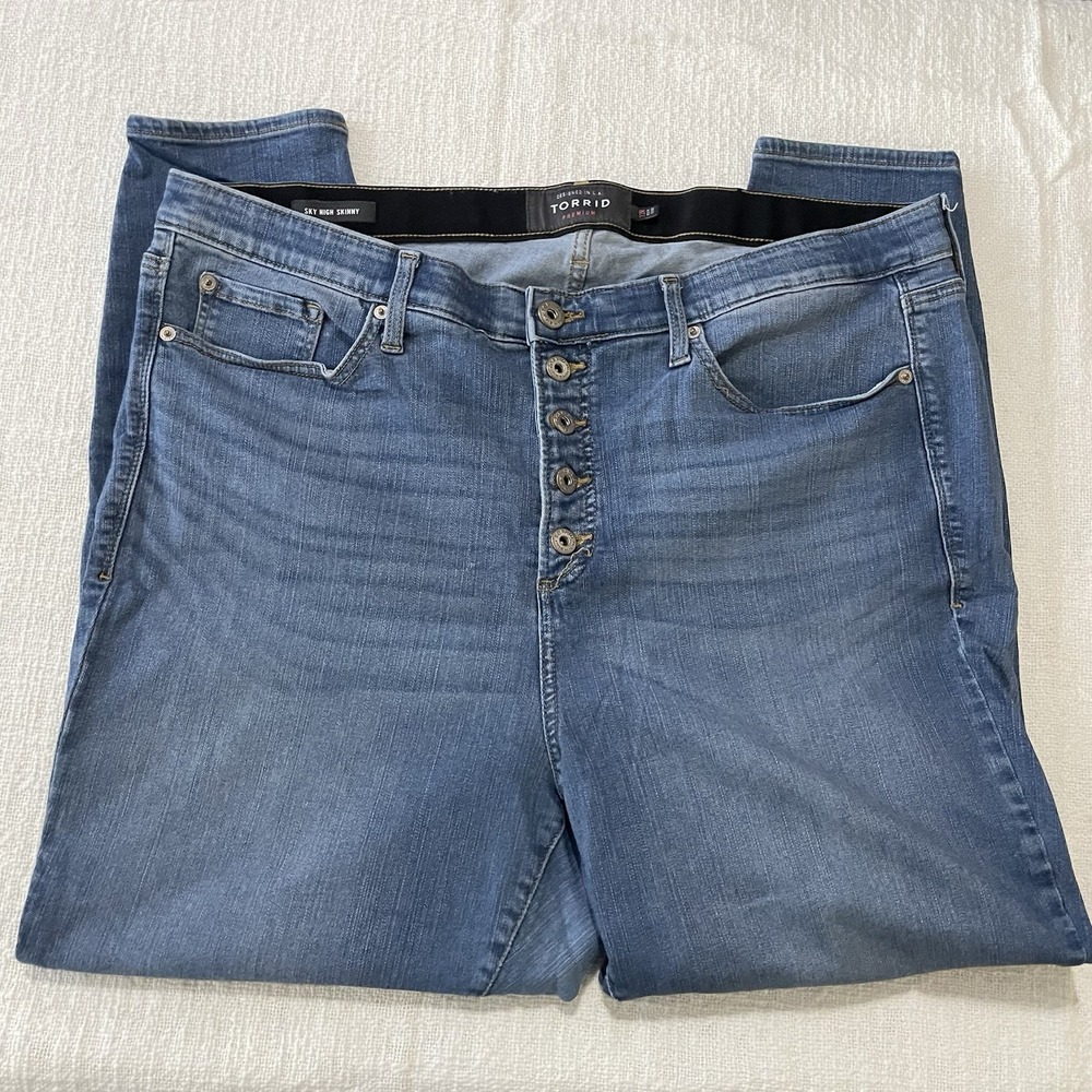 TORRID Womens 22R Medium Wash Sky High Skinny Premium Stretch Button Fly Jeans